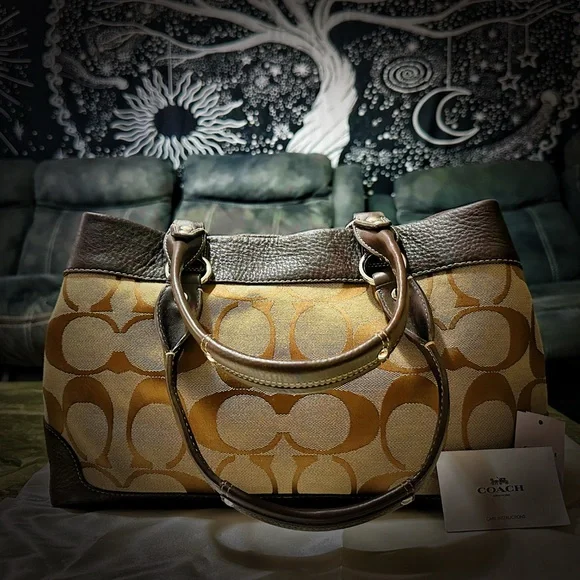 Vintage Y2K Coach tote bag Shoulder Bag Brown and Tan soft leather - Picture 16 of 17